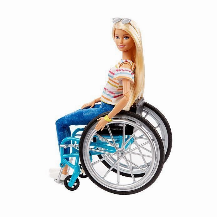 Barbie GGL22 Fashionistas? Doll #132 City Memento Medieval Knight