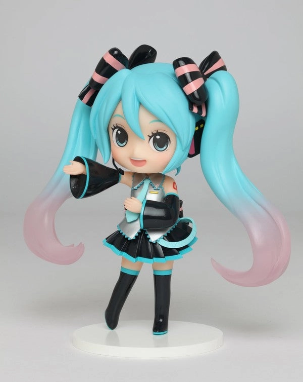 World Collector Hatsune Miku (Doll Crystal version) Vocaloid - Taito