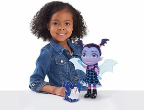 Vampirina 78040 Bat-tastic Vampirina and Wolfie Talking Figure Set Diorama Accent