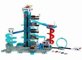 Figure Skater Theo Klein 2820 Bosch Car Service - MEGA Universe Garage